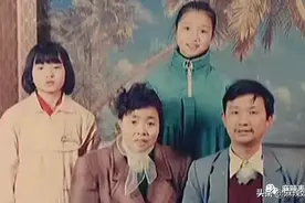 要踢飞别人相机，和高晓松恩爱到厮杀，阿朵是个有故事的女同学图片
