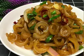 猪皮这种做法太好吃了，口感爽滑，美味香辣，好吃又解馋图片