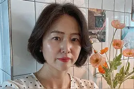 一位51岁的阿姨晒出独居生活照：悠闲自在，活出很多人羡慕的样子图片