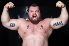 地球最强大力士希望改行打拳，身价不高，武林风会请他来中国吗？图片