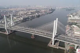 洛溪大桥今日实现“新旧转换”图片