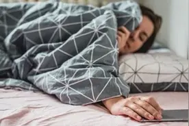 本周日凌晨澳洲多地夏令时结束，与中国时差2小时，记得调整时钟图片