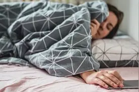 本周日凌晨澳洲多地夏令时结束，与中国时差2小时，记得调整时钟图片