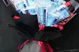 医务人员每个月3000，一个月10个夜班，轮休四天，你信不？图片