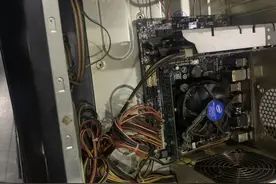 朋友网吧倒闭了，100套电脑被我10万收下，这次我真是赚大了图片