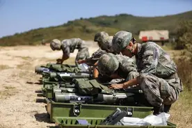 火力不够继续加强！解放军筒子大军迎来双筒时代，打完就扔无负担图片