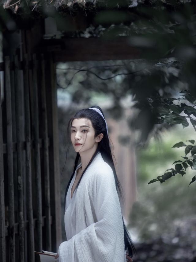 汉服男生喜欢什么生日礼物(喜欢汉服的男生送什么礼物)|拿券网