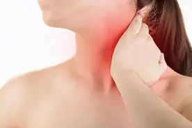 癌症一来，脖子告知？脖子上这3个迹象，可能与肿瘤有一定的联系图片