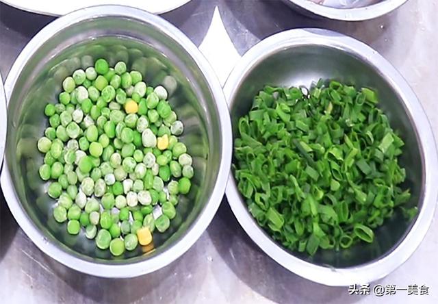 “蛋炒饭”家常做法，这几个技巧很关键，米饭金黄松散，粒粒分明