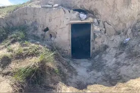 连救6名越野赛选手牧羊人：愧疚没救更多，15年前的一个夏天雨雪夹击，我两只羊羔一只母羊失温被冻死图片