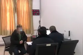 右手放置副驾驶大腿被抓拍扣3分？假的！男子编造虚假处罚信息被拘留图片