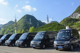 好消息！本月28日起，往返六盘水=盘州可定制客运班线豪华商务巴士了图片