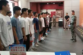 讲好党史故事，激发青年参军热情图片