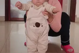 1岁半的孩子不会向妈表达如厕正常么，训练孩子如厕的时机是何时图片