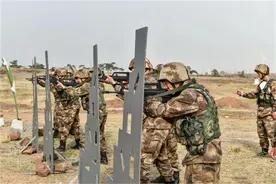 特种兵实弹射击，就得这么干！图片