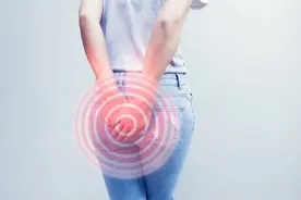 经常放屁还很臭，是怎么回事？提醒：别忽视这些原因在作怪图片