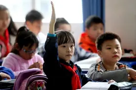 小学生“花式”请假条火了，各个是段子手，老师直言：敢不批吗？图片