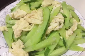 【我的减脂私房菜】黄瓜炒鸡蛋，脆嫩爽口，比凉拌还好吃图片