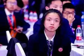 中国15岁高一少女，攻克世界难题，婉拒央视采访：不想让妈妈看见图片