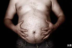 男人肚子很大还很硬，是真的胖吗？揭示大肚子背后真实的原因图片