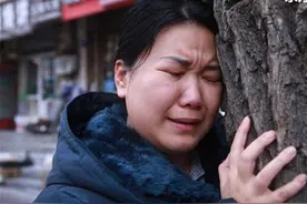 妈妈下楼买碗粉，3岁女儿从11楼摔下却奇迹生还，网友：老天保佑图片
