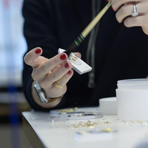 �ֱ���ֻ���Ŵ����ֱ������󷨵���ȷ����