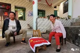 仅有一只手和两条腿，这对夫妻如今过得怎样了？图片