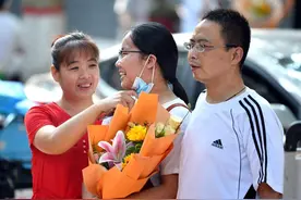 高考前，最适合鼓励孩子的10句话，家长可以送给孩子图片