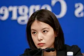 中美会谈翻译张京，放弃清北，拒绝“赵薇”，布林肯：该给她加薪图片
