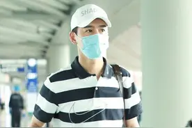 乔振宇穿海魂衫抄兜快走帅一脸 笑眼弯弯变温柔哥哥电力十足图片