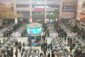 货车帮开始对货主收费 其实对散户卡车司机来说是一件好事视频封面