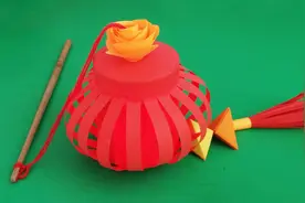 点亮元宵节花灯笼，幼儿园小朋友都抢着要，废弃瓶子做的手工视频封面