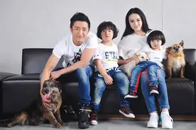 盘点娱乐圈中的“超生游击队”，三个娃的不算多，还有四个娃的图片