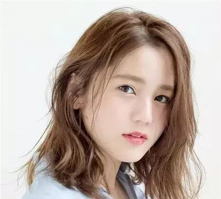 脸大的妹子,选择这些发型也能秒变高级脸,一个偏分就是气质宝宝
