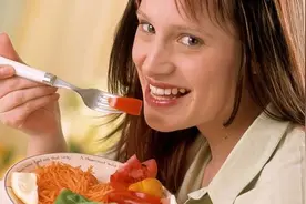 乳腺癌术后饮食方面的注意事项：3要，2不要！视频封面