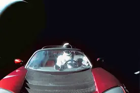 特斯拉Roadster跑车飞向太空的最新纪录片视频封面
