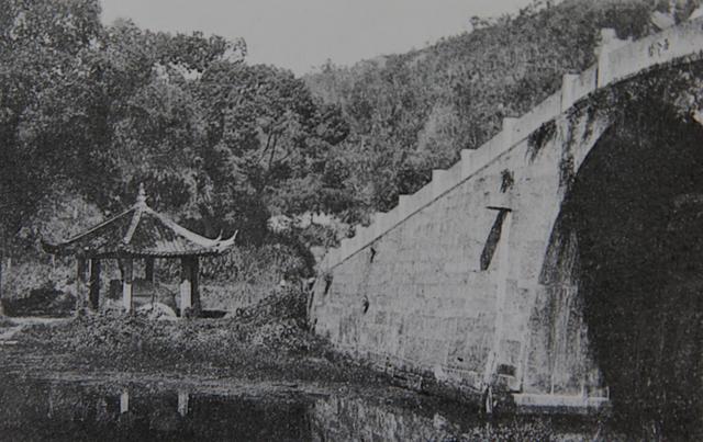 苏小小墓里面有尸骨吗(钱塘第一名伎苏小小埋骨西泠)-图3