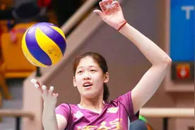 天津女排李盈莹的这个后攻，让上海的解说都连连称赞啊！视频封面