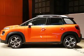 8万级合资SUV！比宝马mini可爱，天窗一开变敞篷，还有抬头显示！视频封面