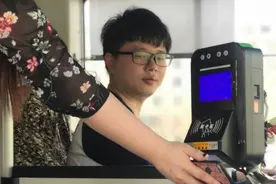 今天起郑州可以刷支付宝坐公交了！还可享受免费乘车图片