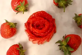 水果雕刻｜如何利用草莓雕刻玫瑰花，这波操作太漂亮了