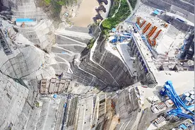 规模约为四座三峡，总装机量超8000万千瓦，中国在此建设超级工程视频封面