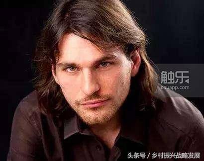 时下流行酒吧游戏全攻略，玩起来感觉像是在相亲