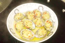 鲍鱼这样做才鲜美，不用炒不用煮，只需用锅蒸一下，留住原始鲜味视频封面