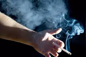 抽烟满屋子烟味怎么办？老烟民教你1招，1分钟除烟味，简单实用视频封面