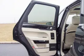 车长4米9的大7座SUV，配置看齐百万豪车，售价却如此亲民！视频封面