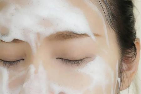 解密氨基酸洗面乳