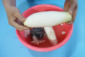 这才是萝卜的正确清洗方法，又快又干净，菜肴出锅色香味俱全视频封面