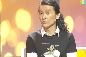 小伙从小迷恋舞蹈，为追求自己的梦想冷落家人