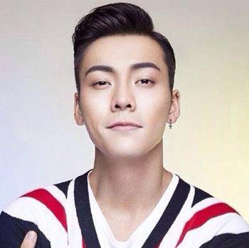 10款长脸男生适合的两边剃光或剃短发型!